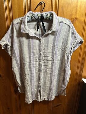 Splendid Lavender and White Striped Short-Sleeve Button-Down Shirt